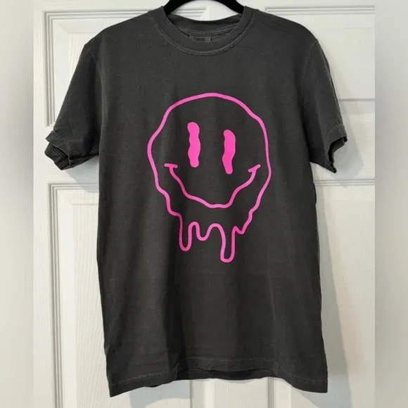 Comfort Colors Tee Shirt- Drippy Smiley Face - Picture 1 of 1